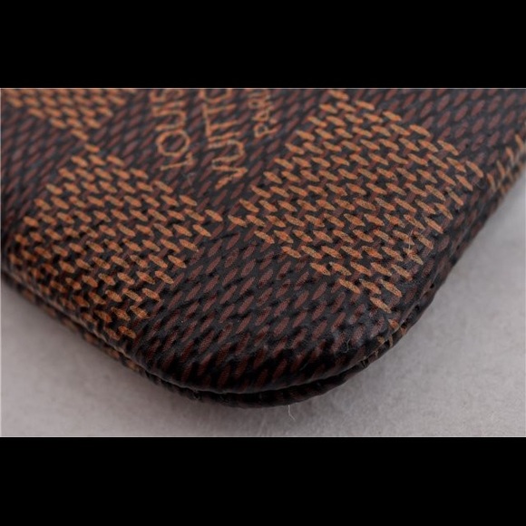 SOLD - Authentic Louis Vuitton keychain card pouch - Picture 5 of 16